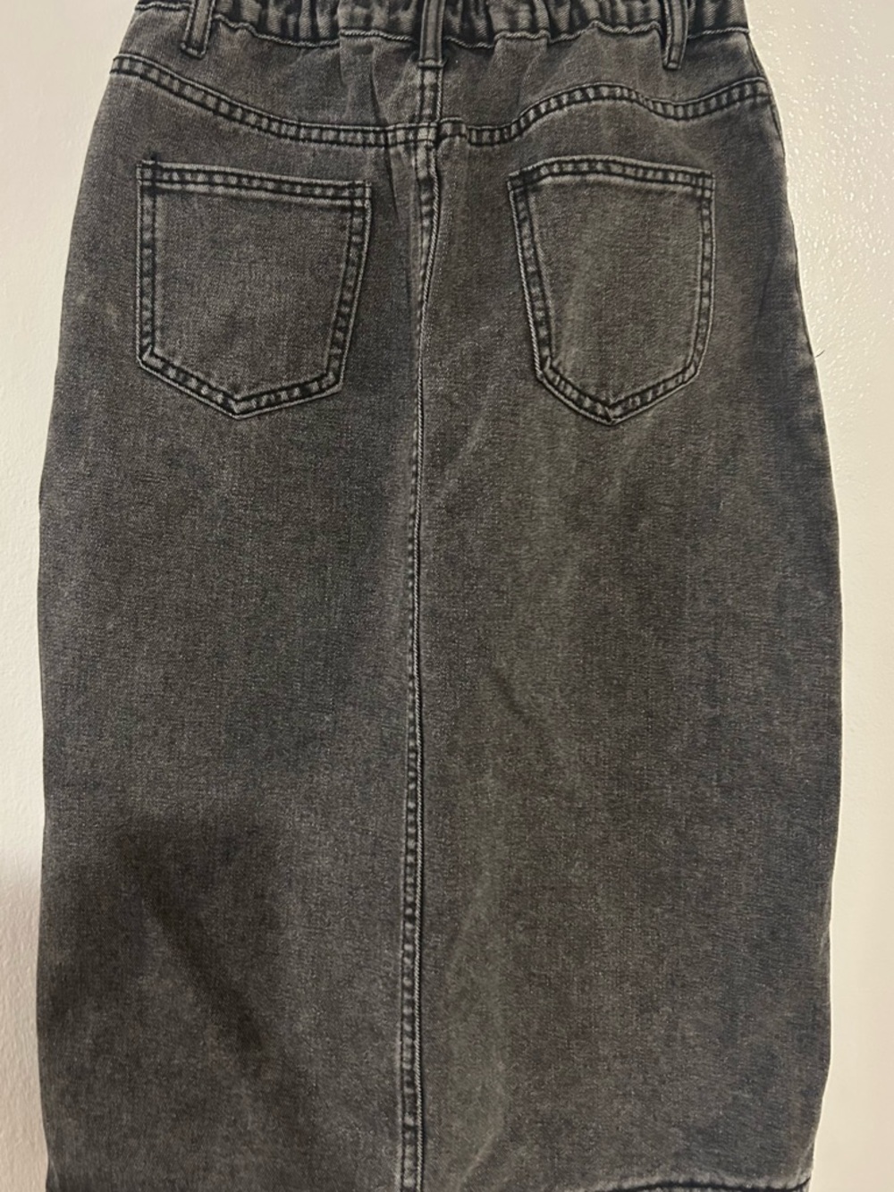 High-Waist Black Denim Midi Skirt - Picture 4 of 4